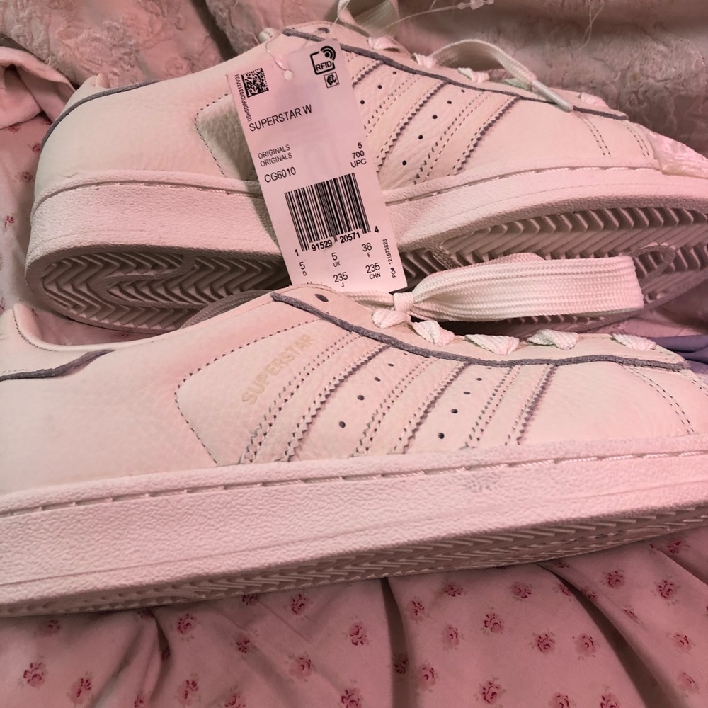 Shoes - Picture 4 of 6